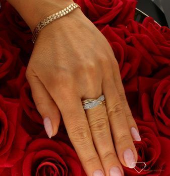 Złoty pierścionek damski próba 375 rozmiar 24 Fala cyrkonii PI 4171 375. Złota biżuteria na prezent. Pierścionki złote na prezen (3).jpg